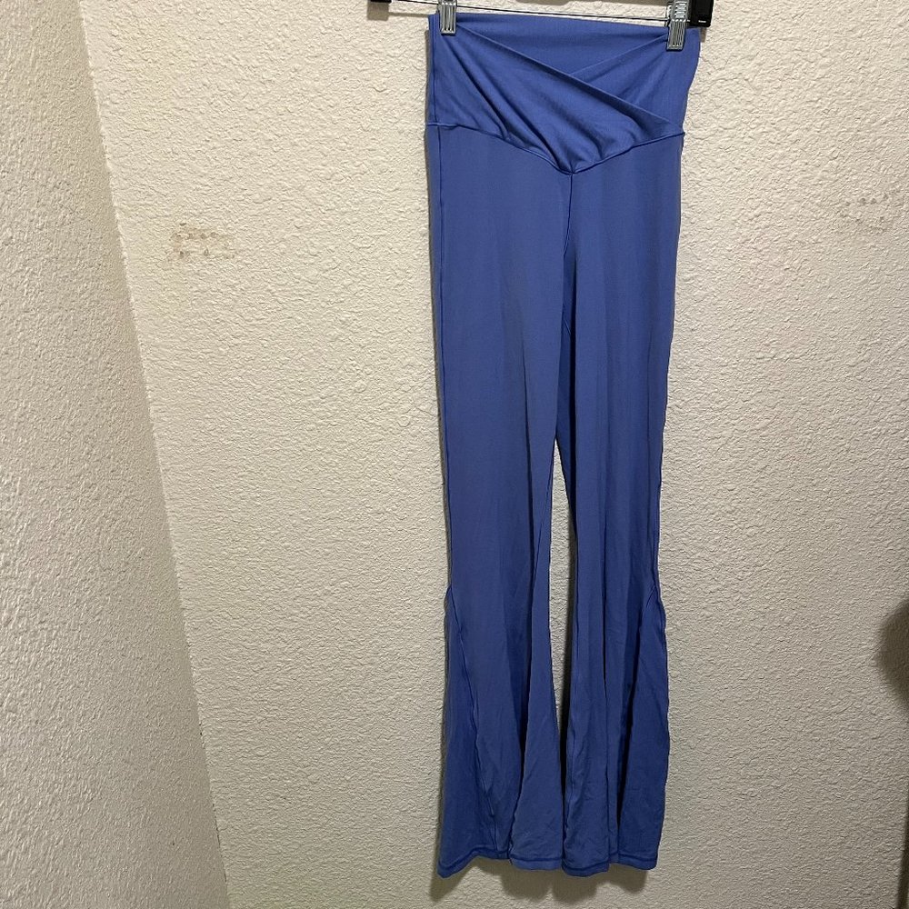 Aerie Offline Women's Yoga Flare Pants Size Medium NWOT